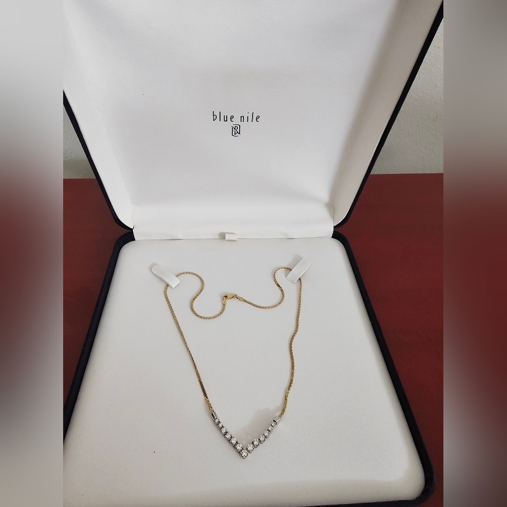 Blue Nile 13 Diamonds 18k Gold Necklace
